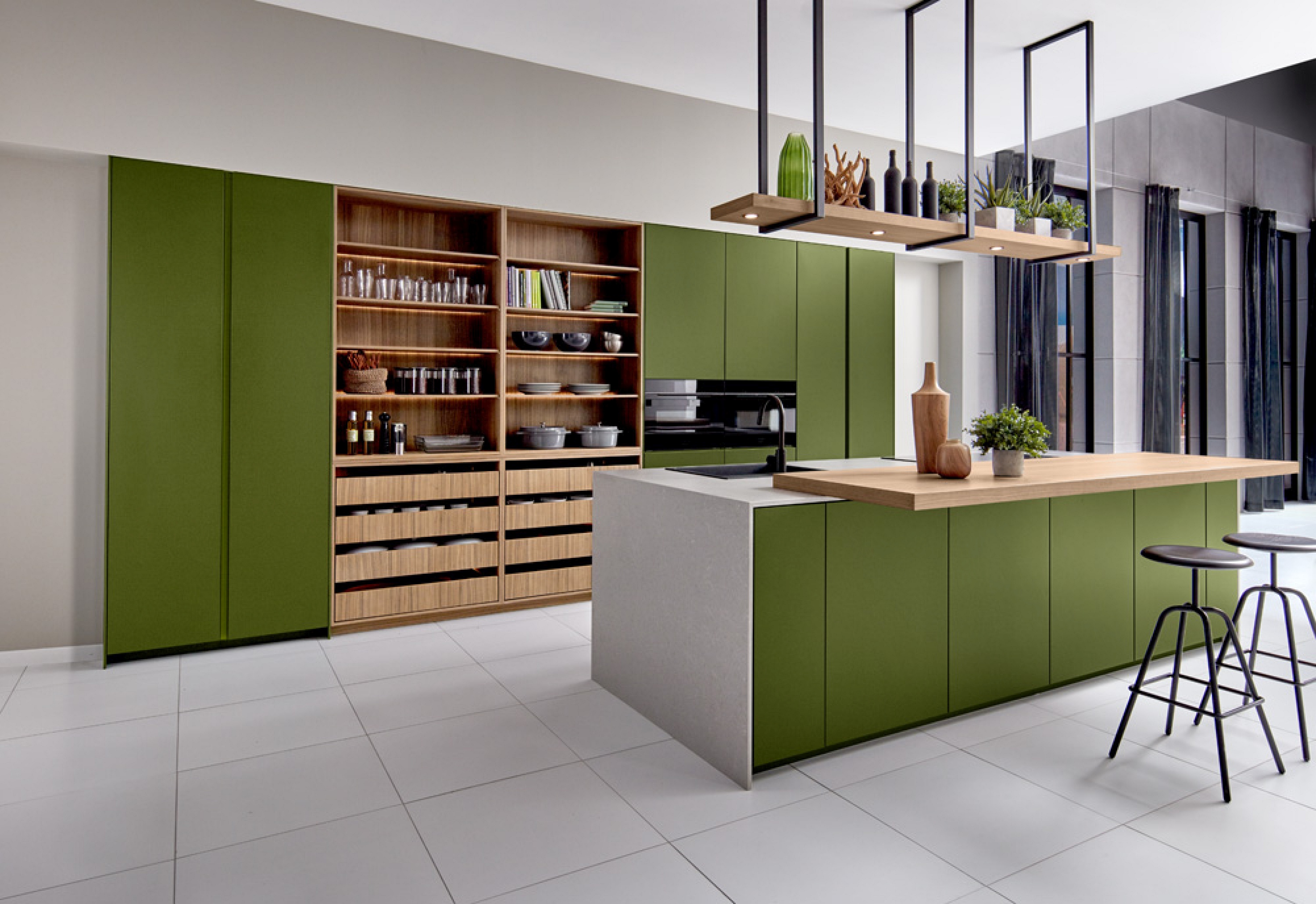 Pronorm Küche Sepiagrün mattlack kombiniert mit Nussbaum
