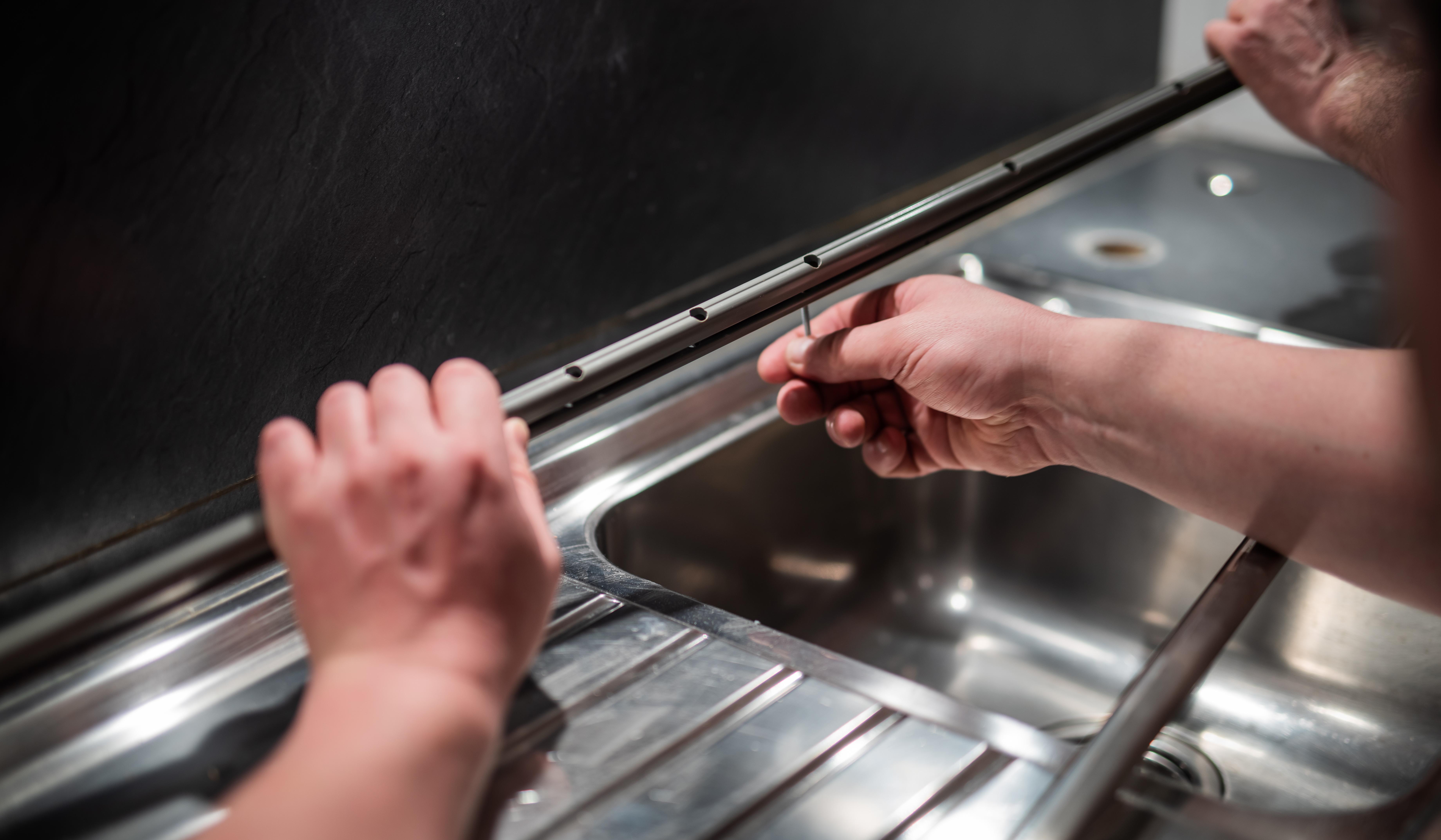 2020_Handwerk_Küchen-Montage_Einbau_Spuele