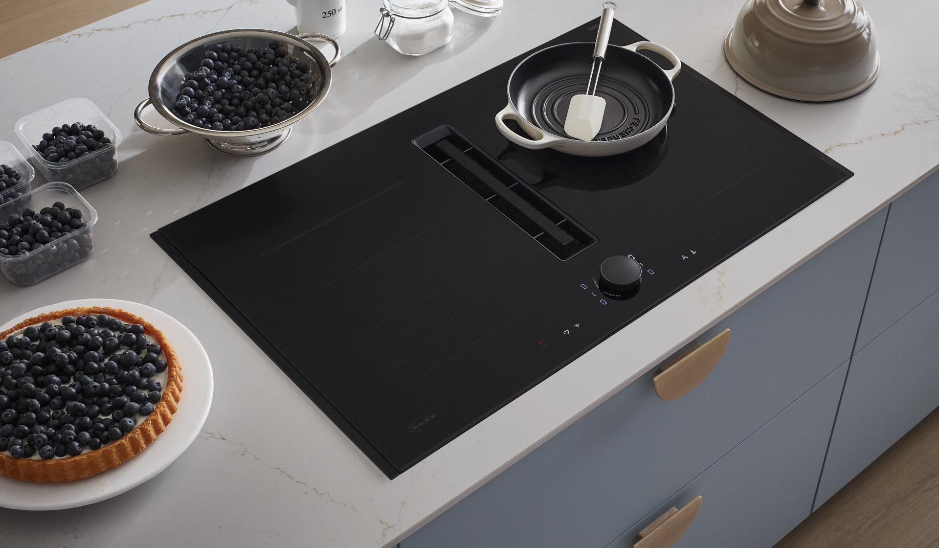 NEFF Induktionskochfeld mit Muldenlüfter, flächenbündiger Einbau, Schubladen, Lack